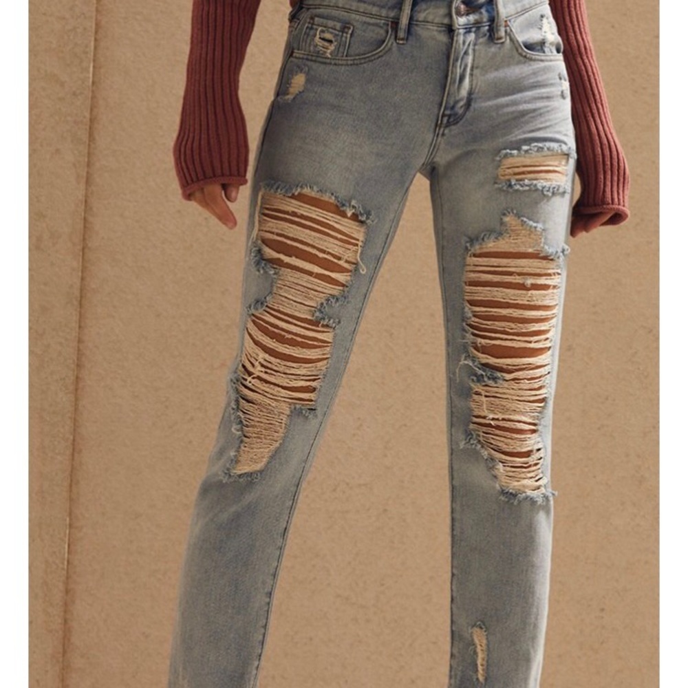 Distressed boyfriend jeans